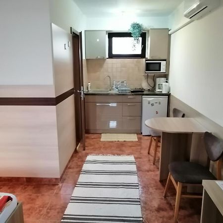 Csipkehaz Apartman Cserkeszőlő Екстериор снимка