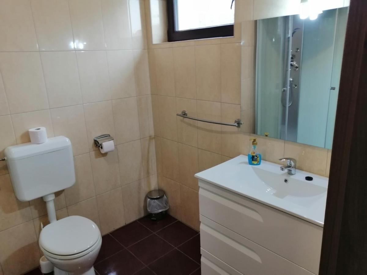 Csipkehaz Apartman Cserkeszőlő Екстериор снимка