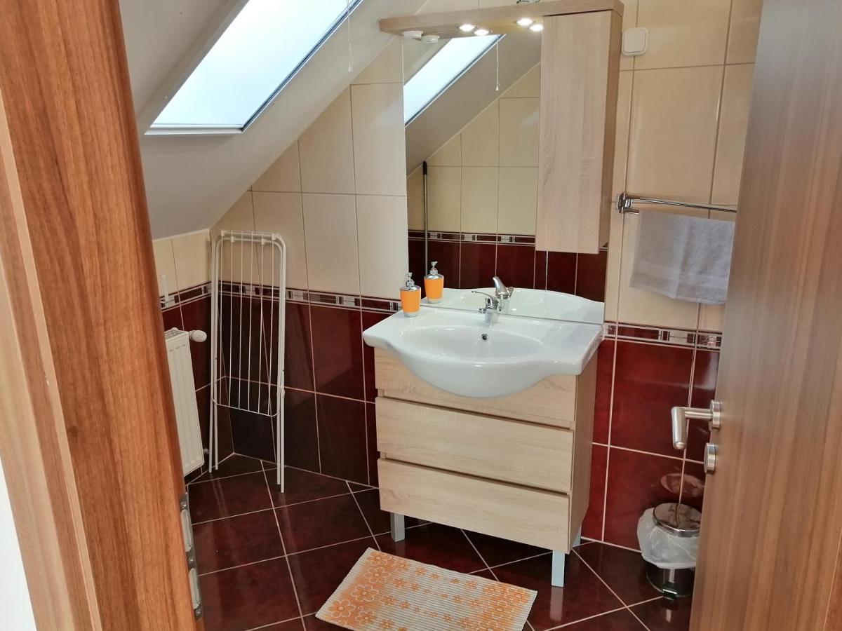 Csipkehaz Apartman Cserkeszőlő Екстериор снимка