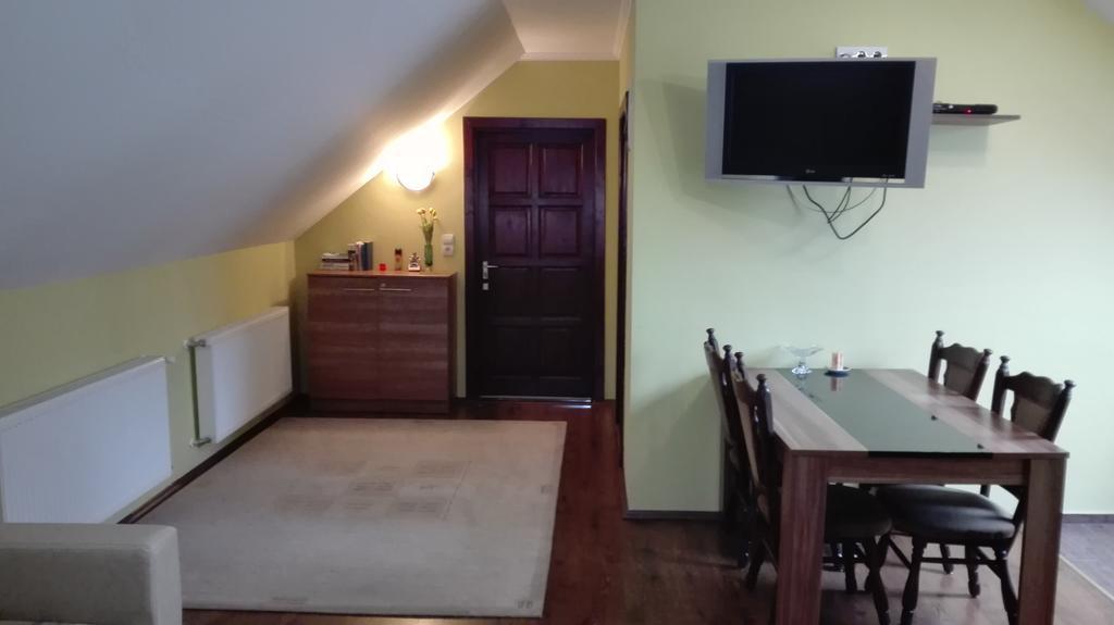 Csipkehaz Apartman Cserkeszőlő Екстериор снимка