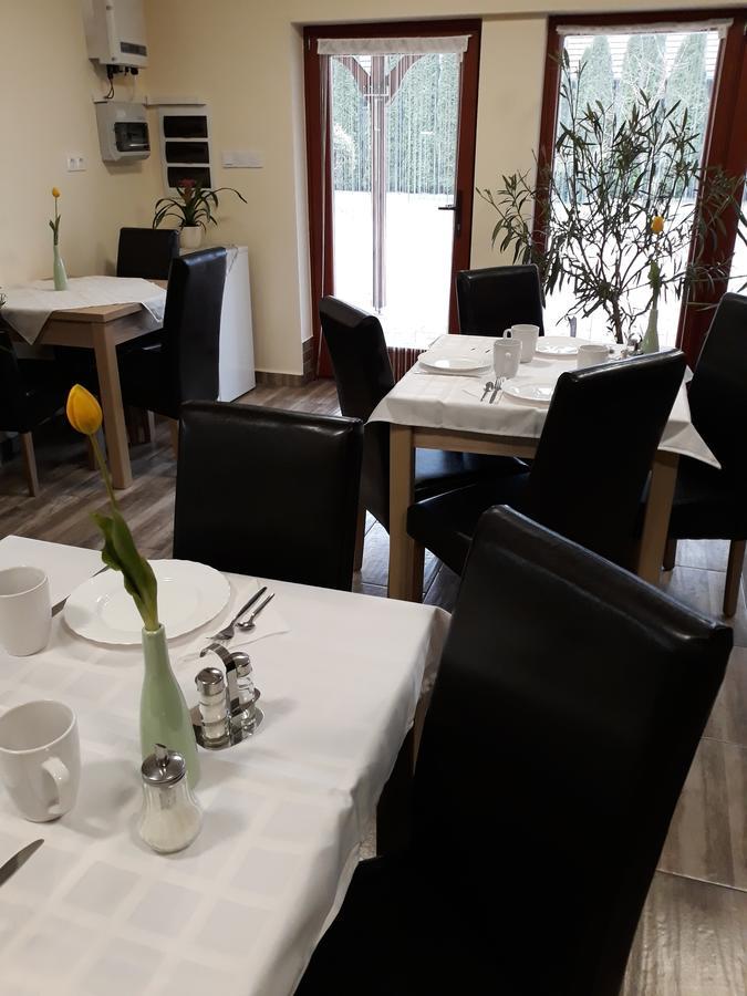 Csipkehaz Apartman Cserkeszőlő Екстериор снимка